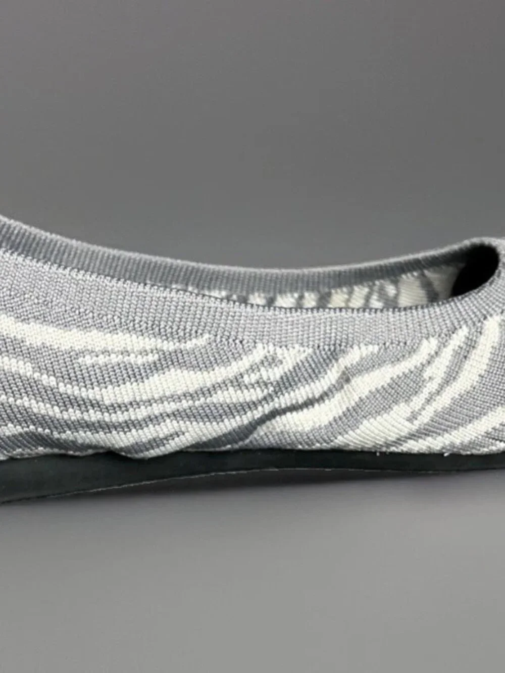 Steven by Steve Madden Women's 8.5 Zebra Print Slip On Flats Gray White Knit